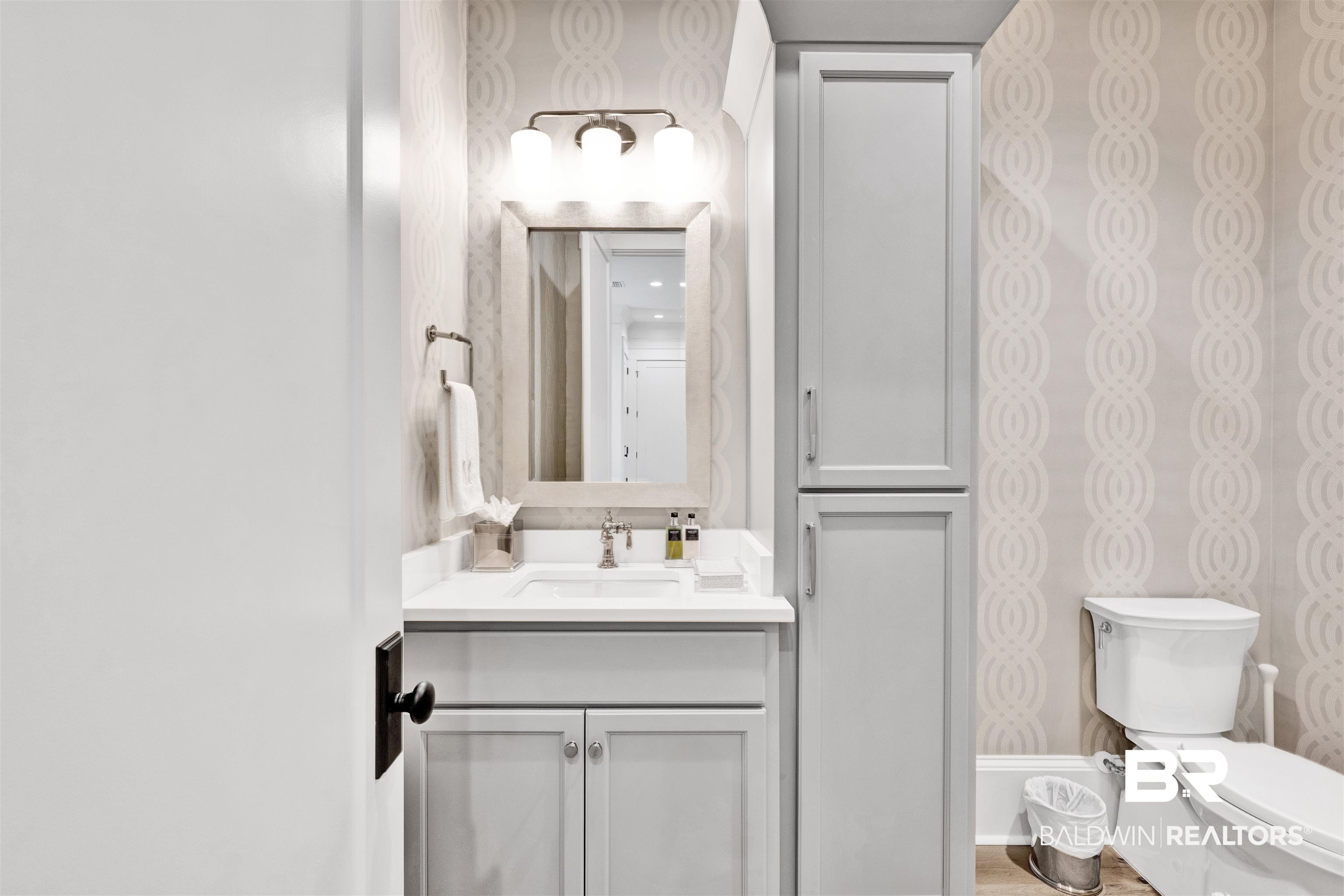 861 Inlet Circle
