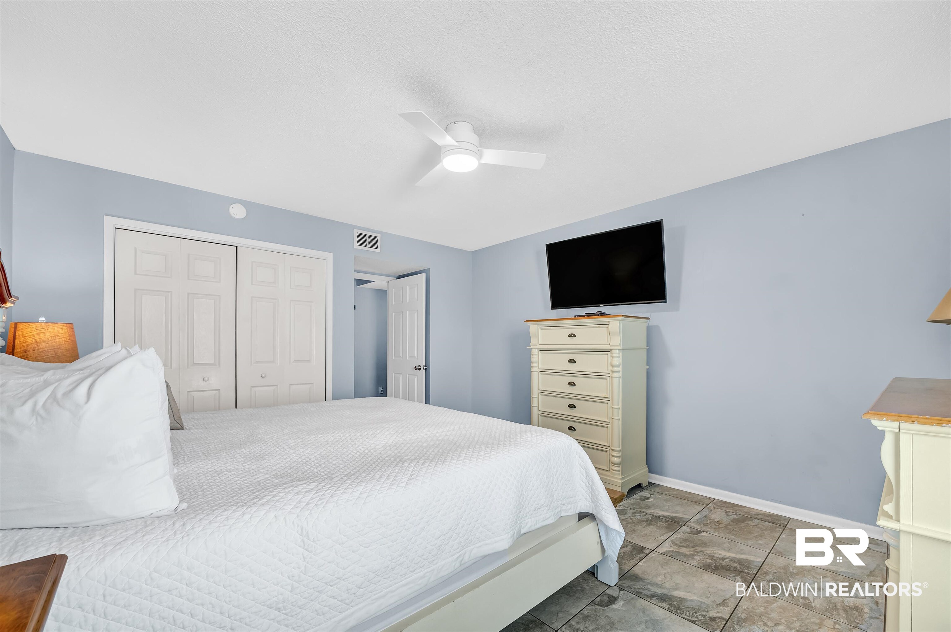 407 W Beach Boulevard # 570