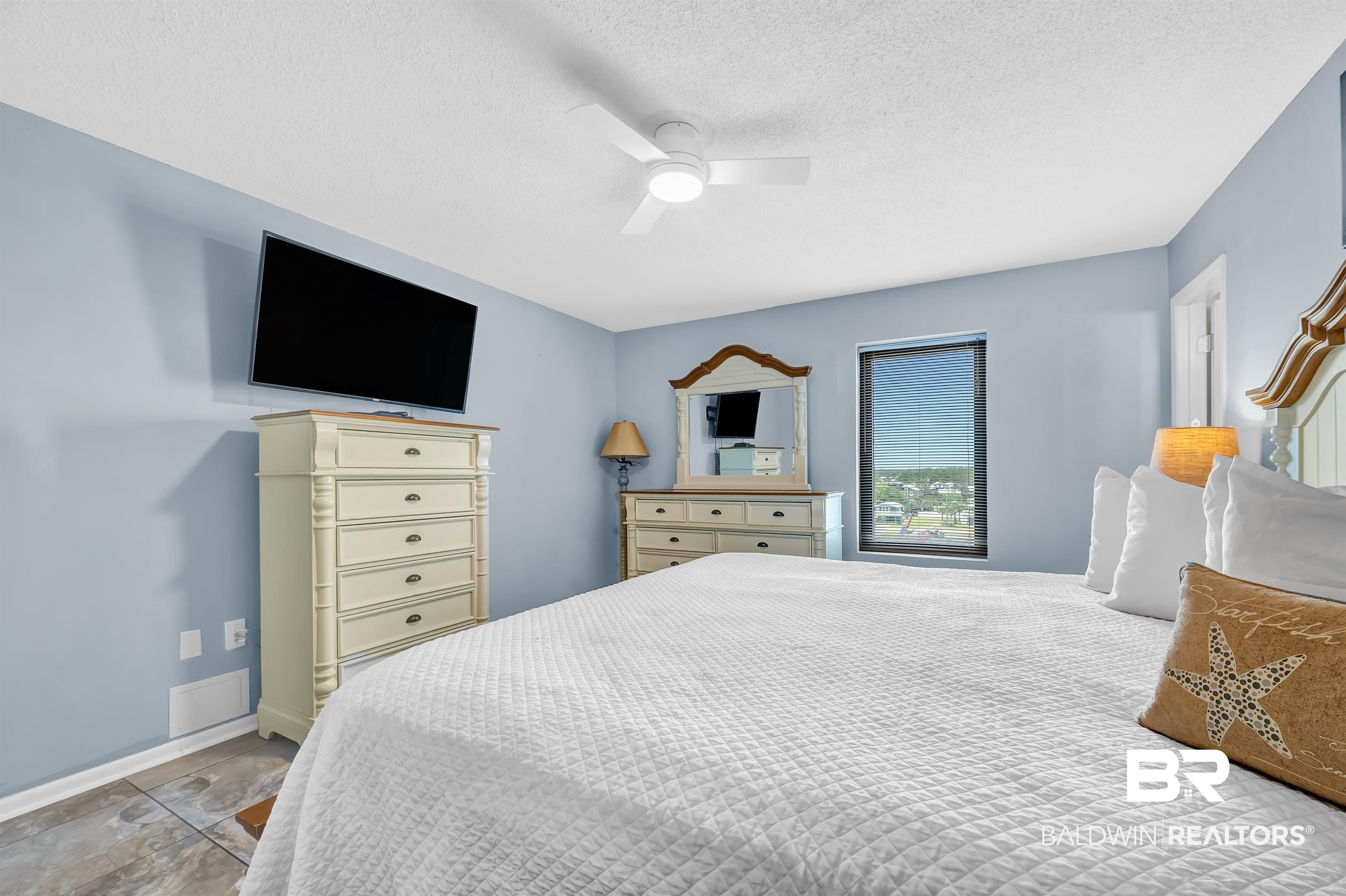 407 W Beach Boulevard # 570