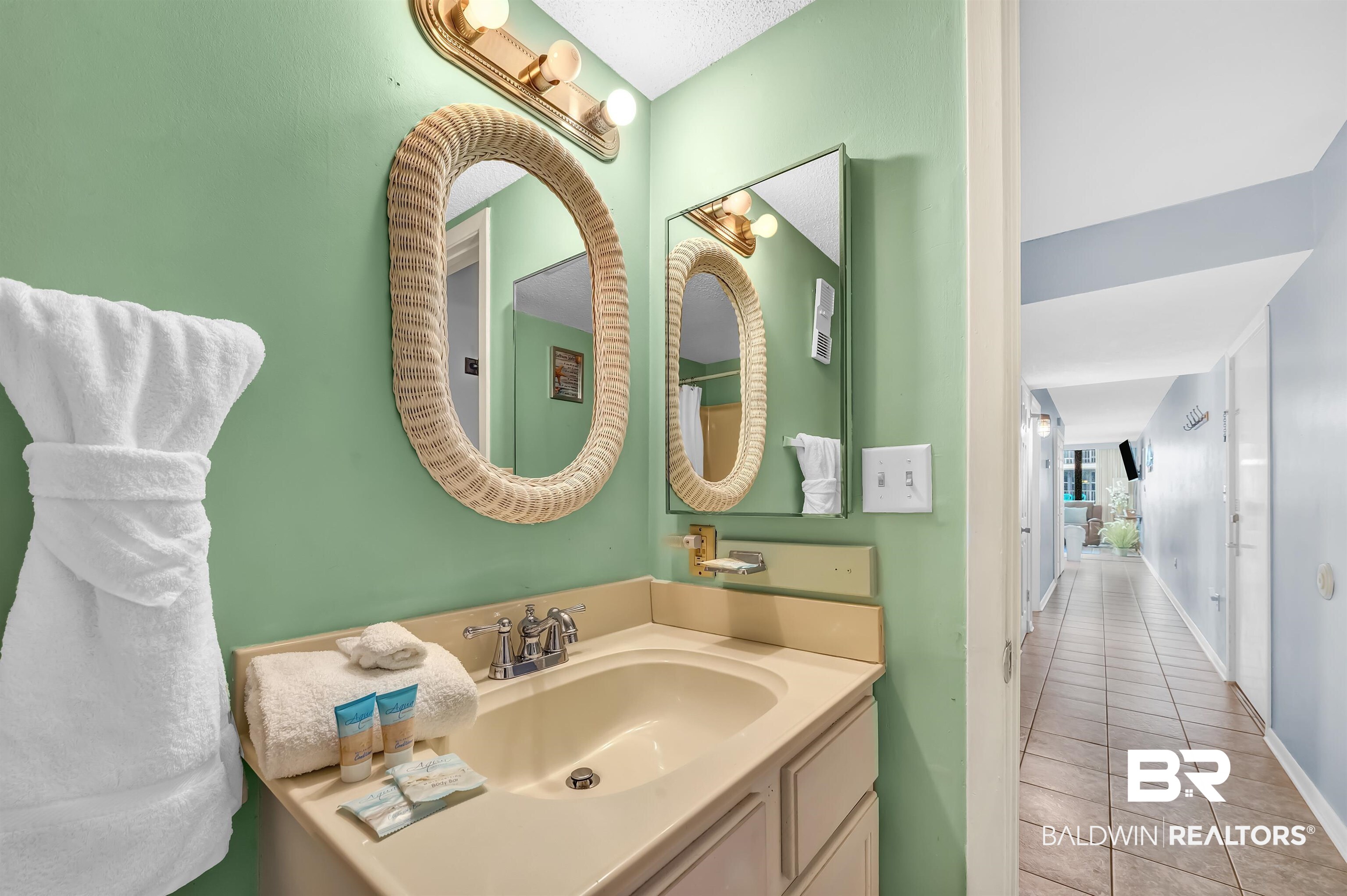 407 W Beach Boulevard # 570