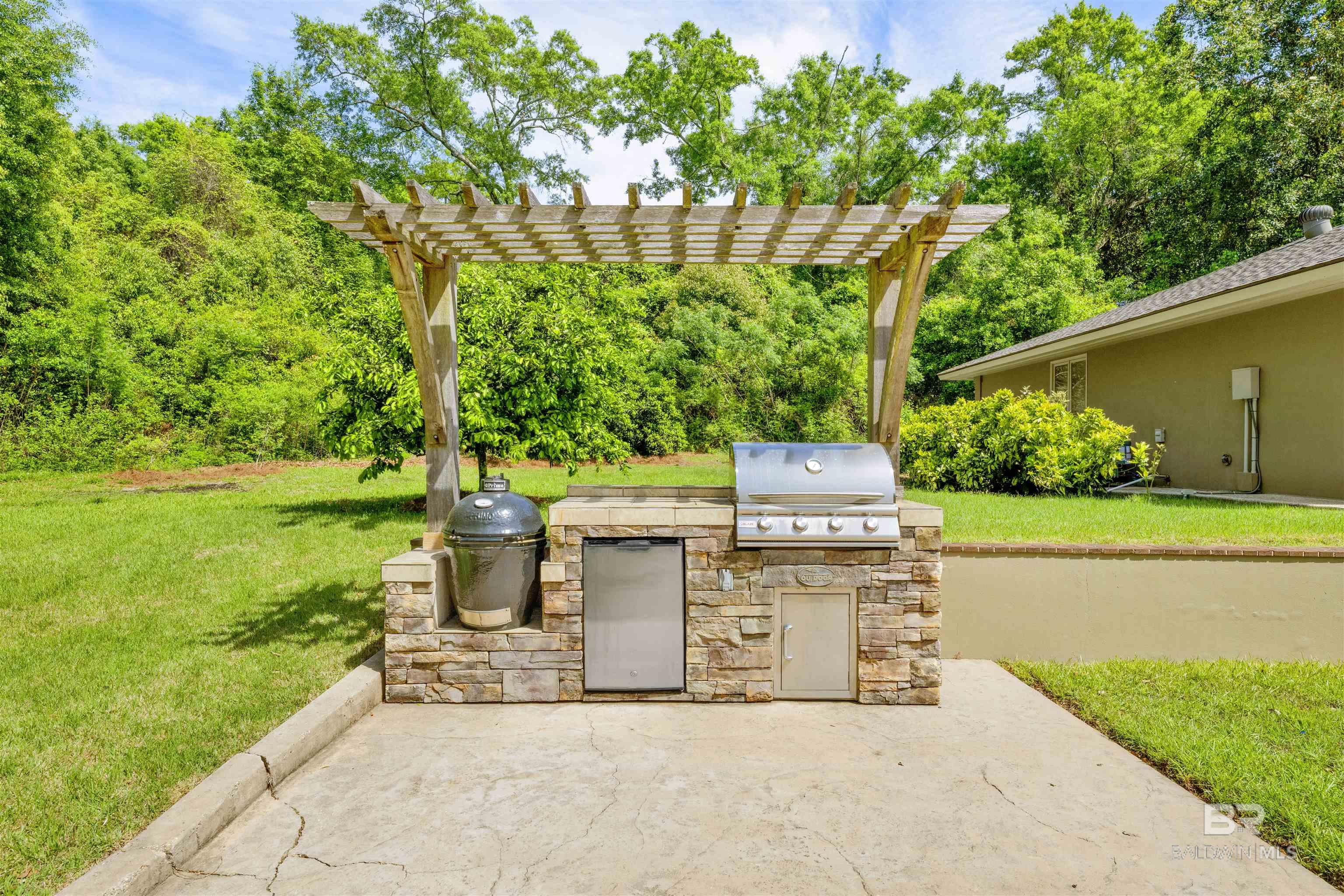 6801 N Winding Brook Drive