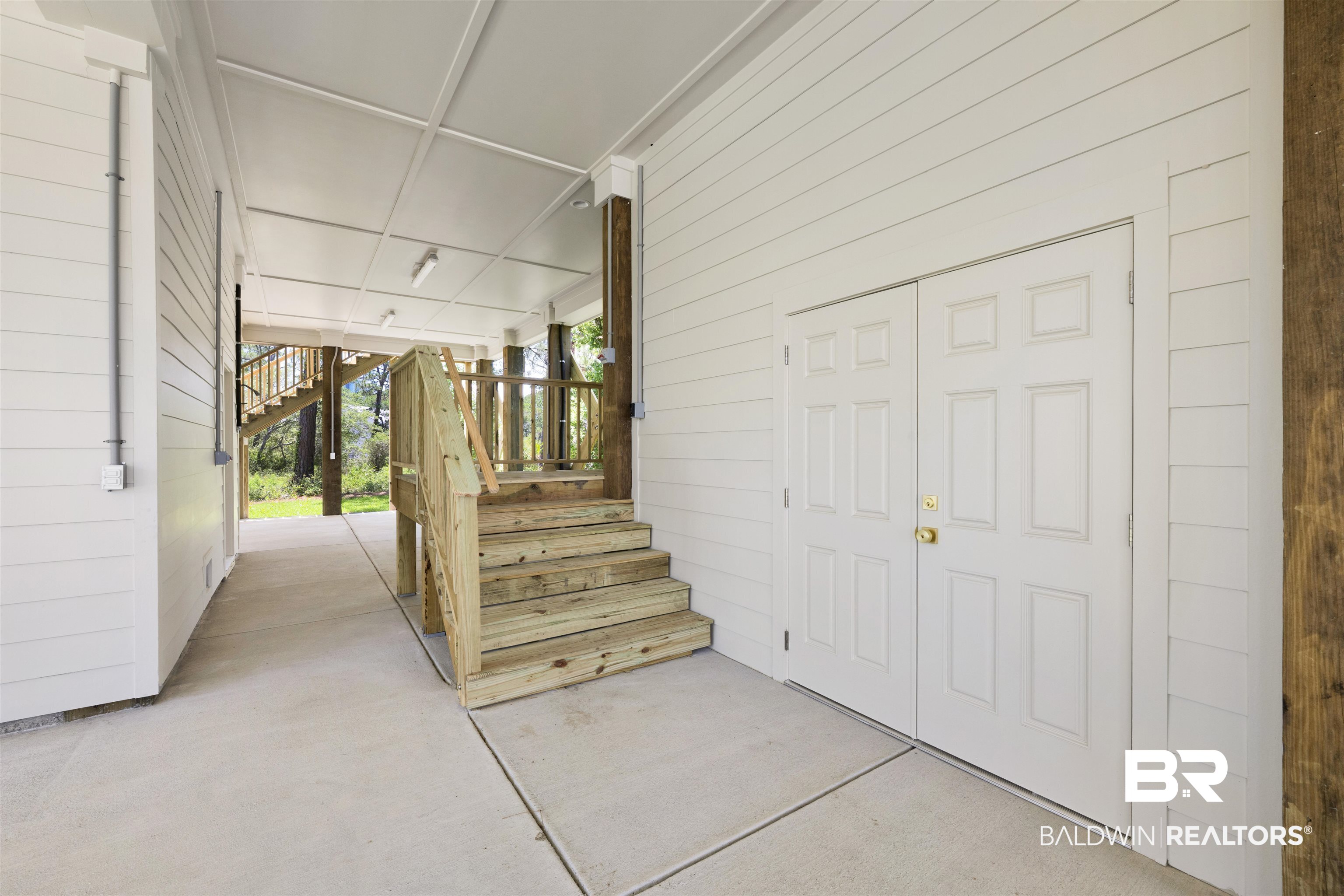 26592 Carondelette Drive