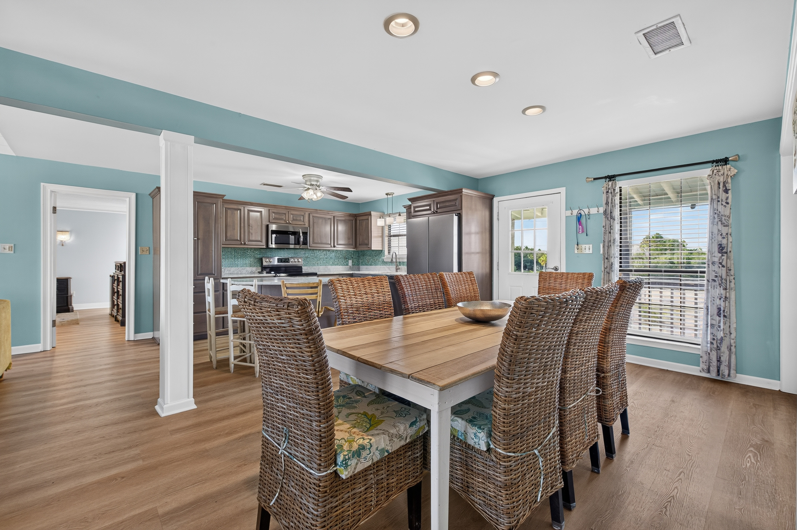 1355 W Lagoon Ave