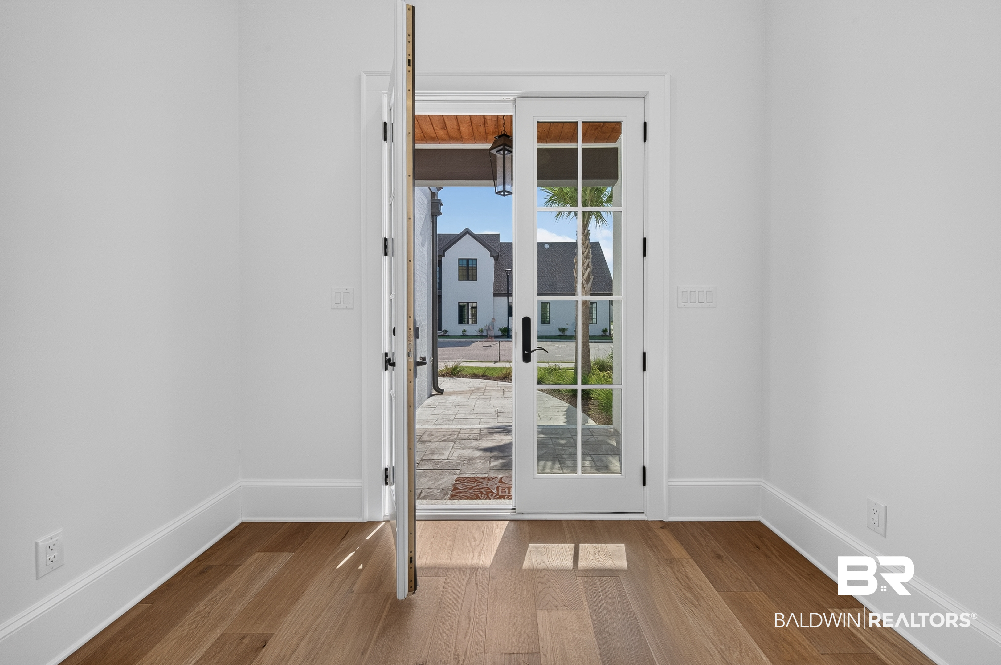 841 Inlet Circle