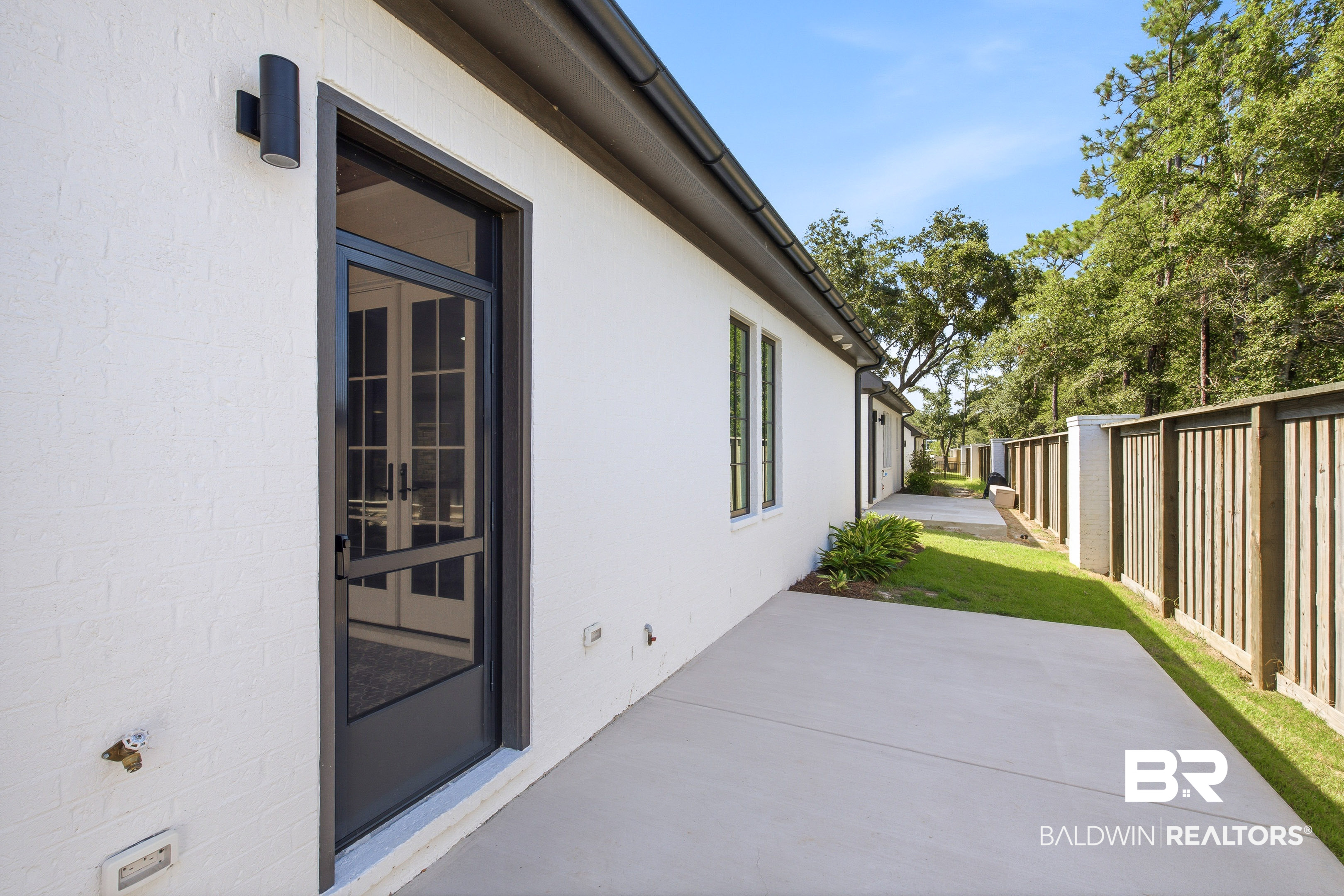 841 Inlet Circle