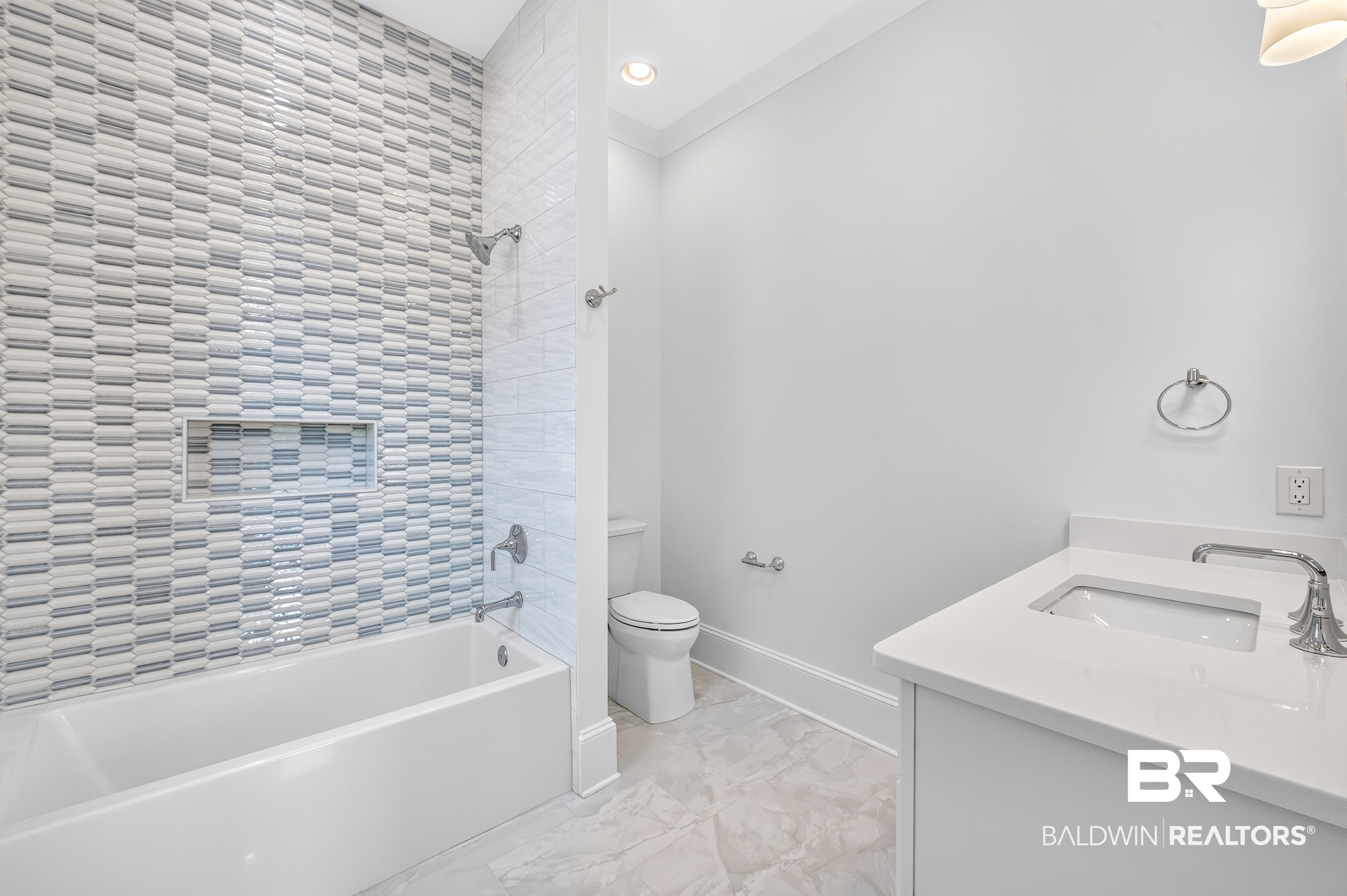 841 Inlet Circle