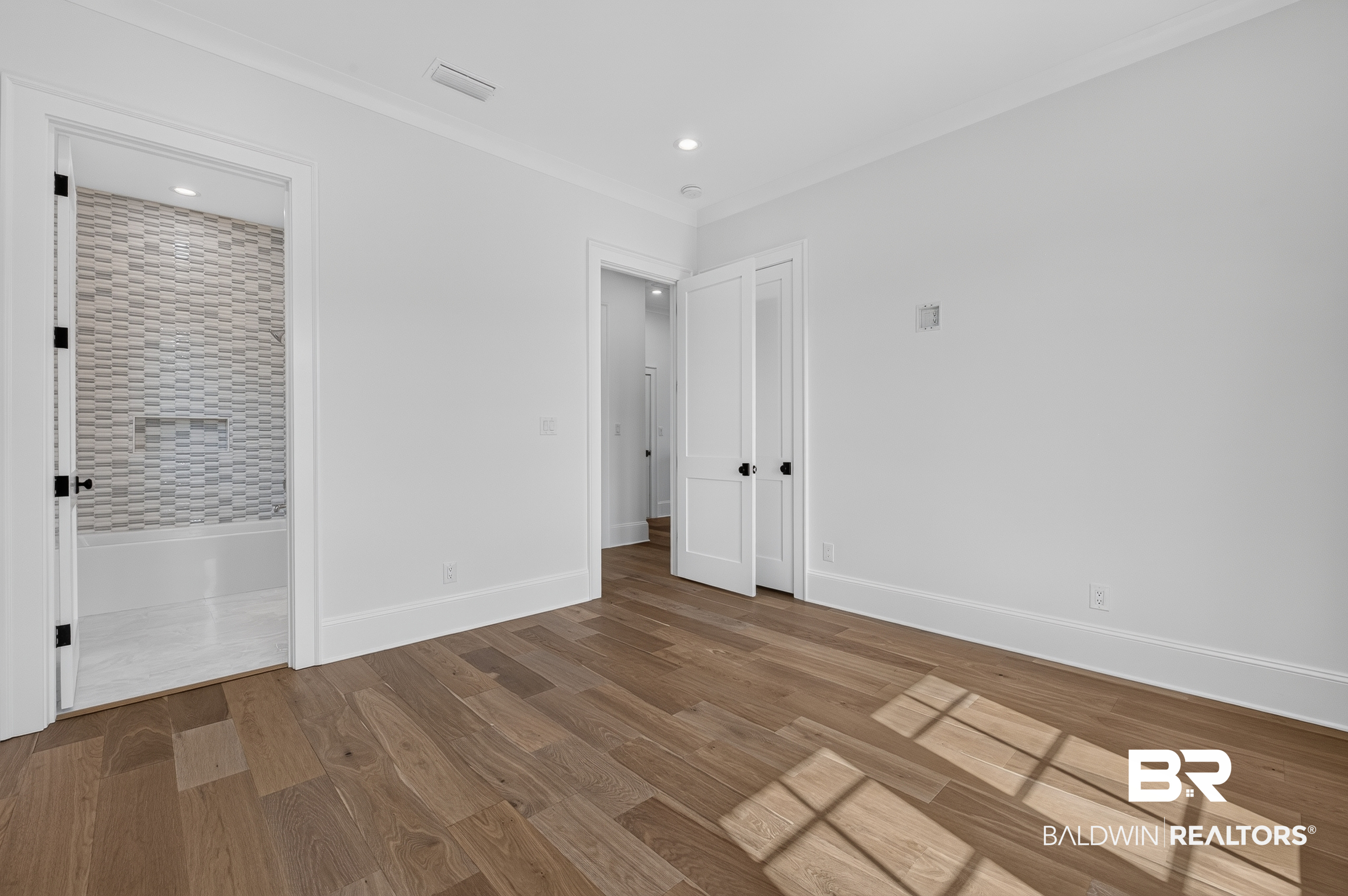 841 Inlet Circle