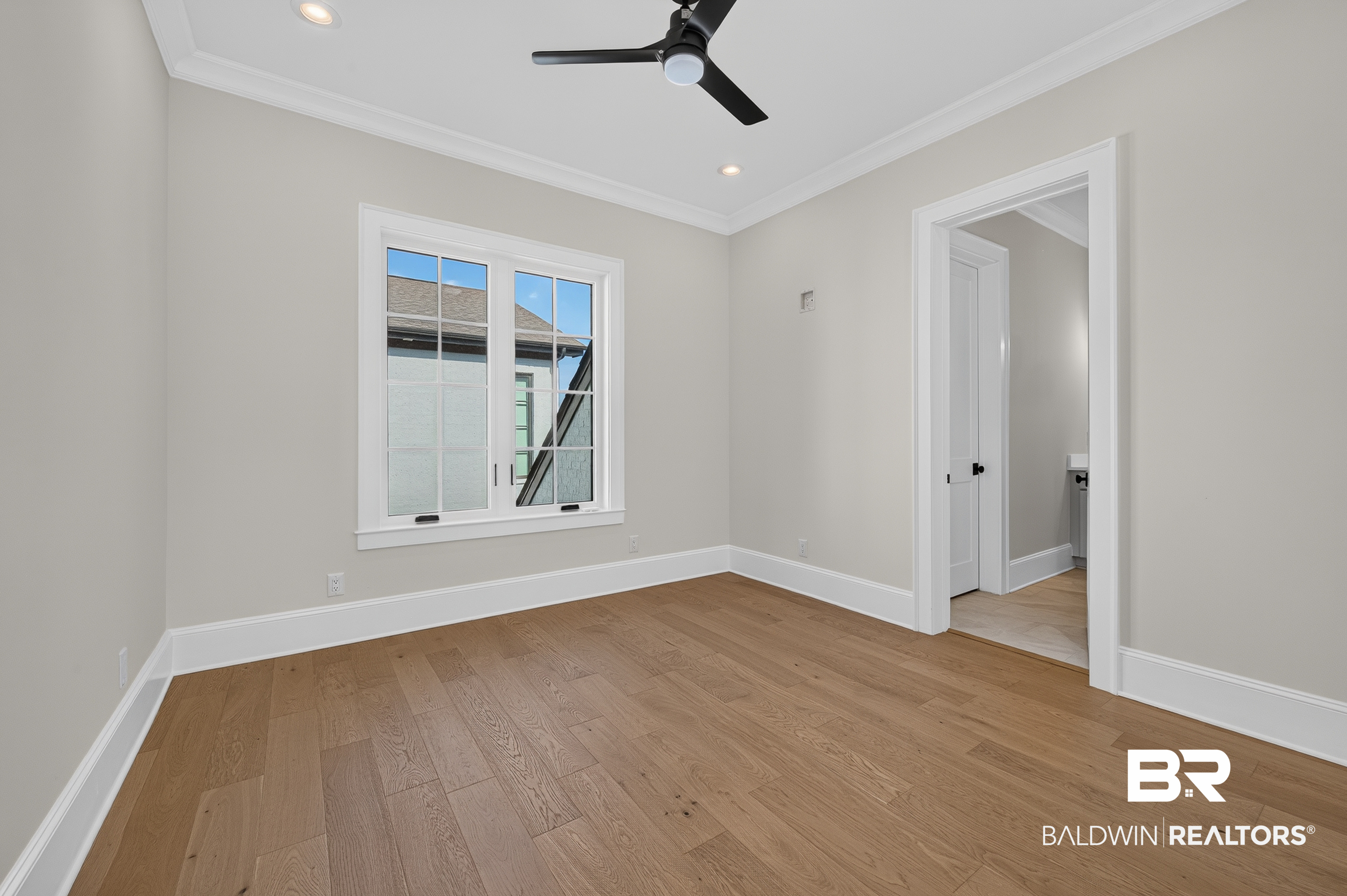 926 Inlet Circle
