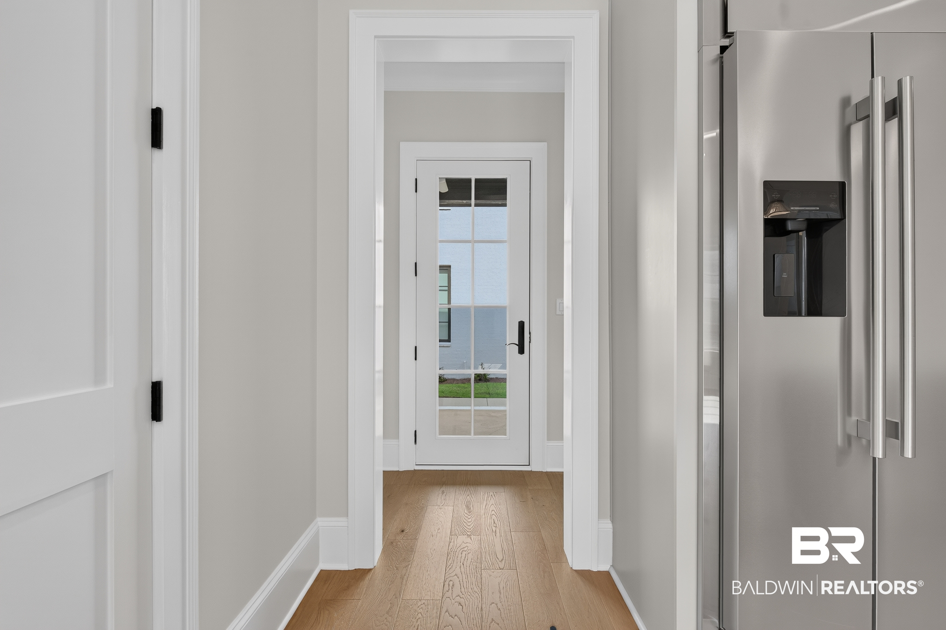 926 Inlet Circle