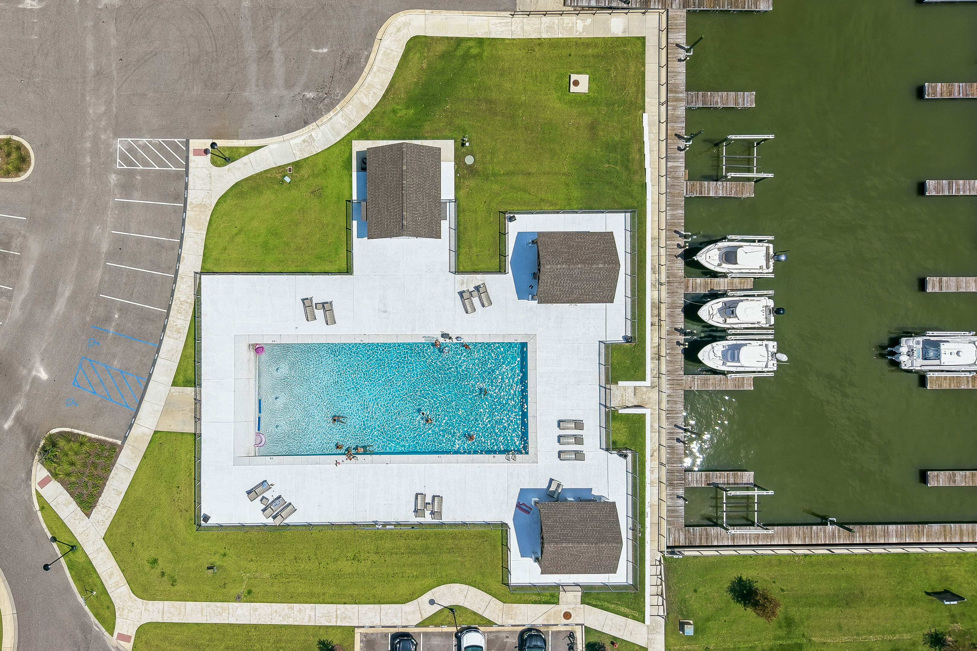 926 Inlet Circle
