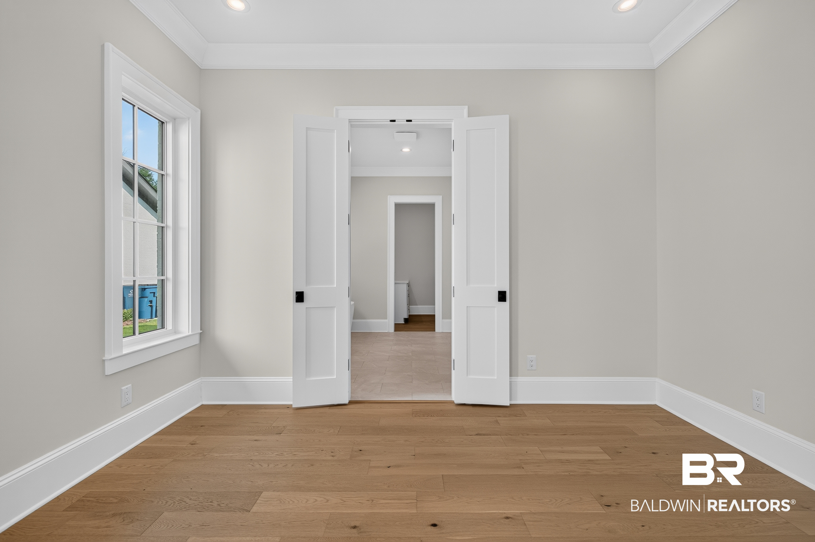926 Inlet Circle