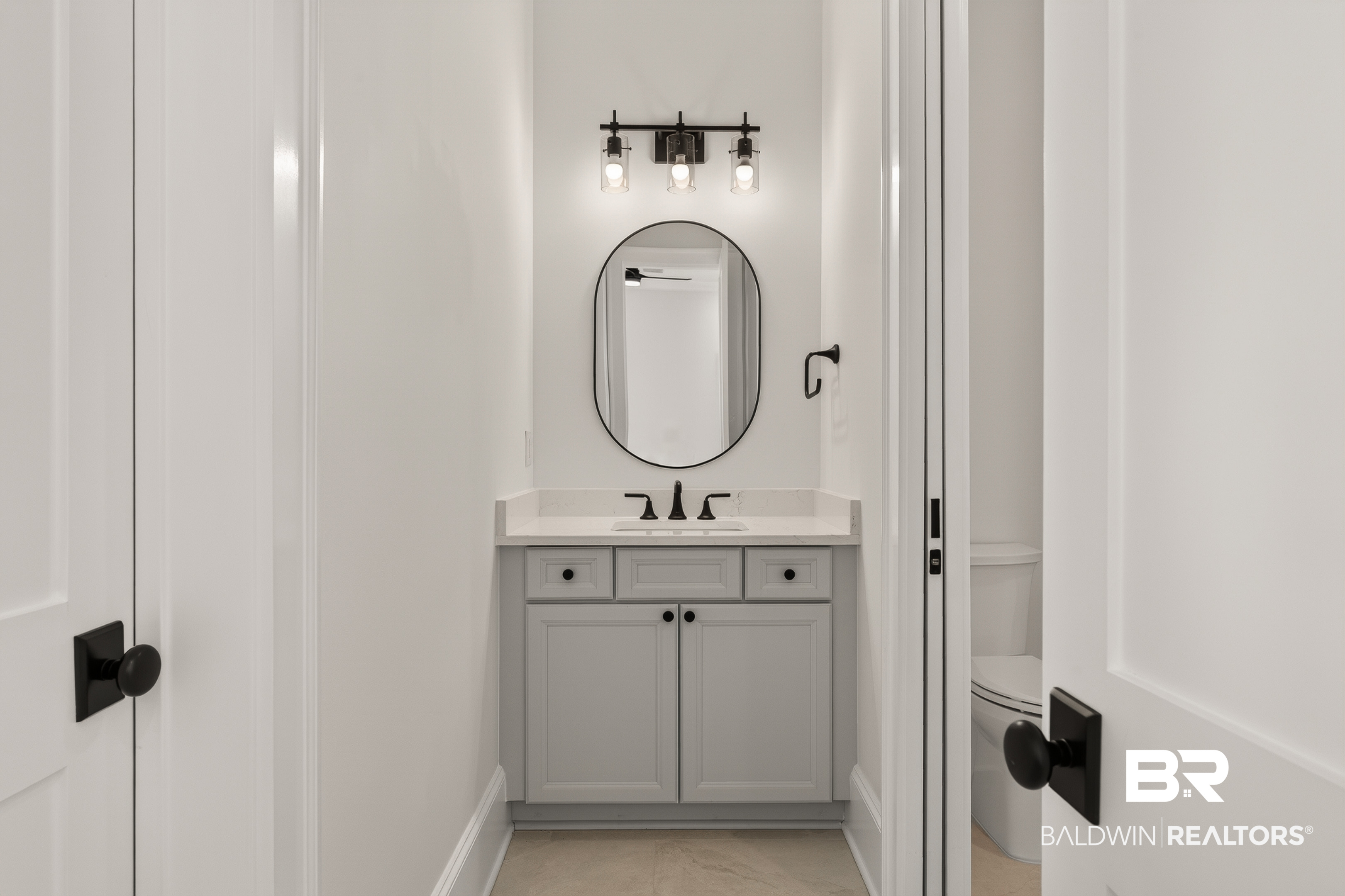 926 Inlet Circle