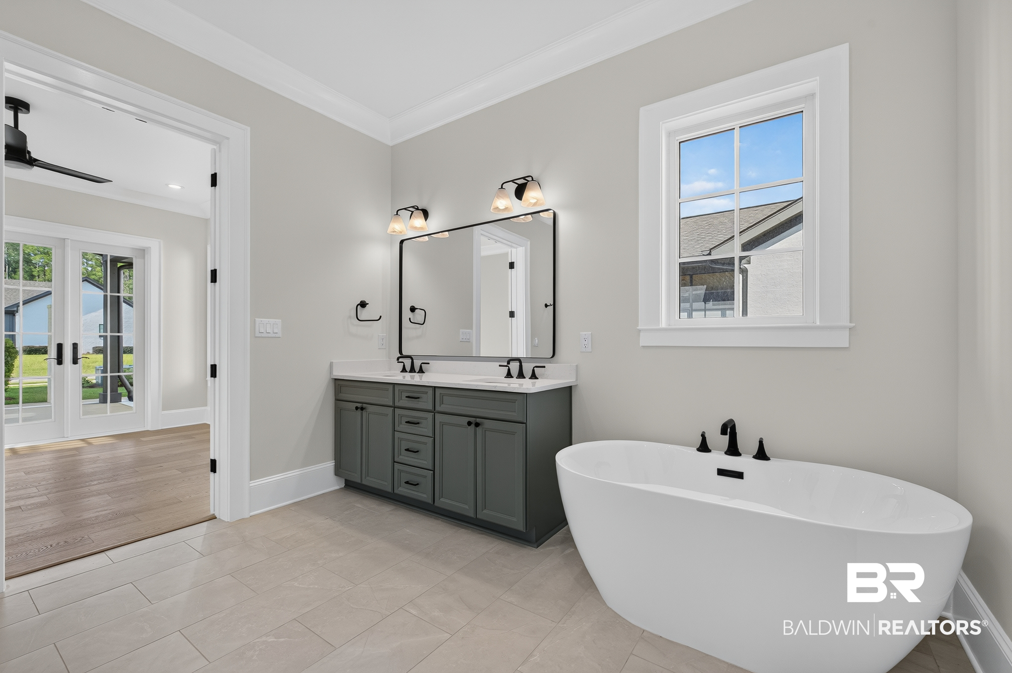 926 Inlet Circle