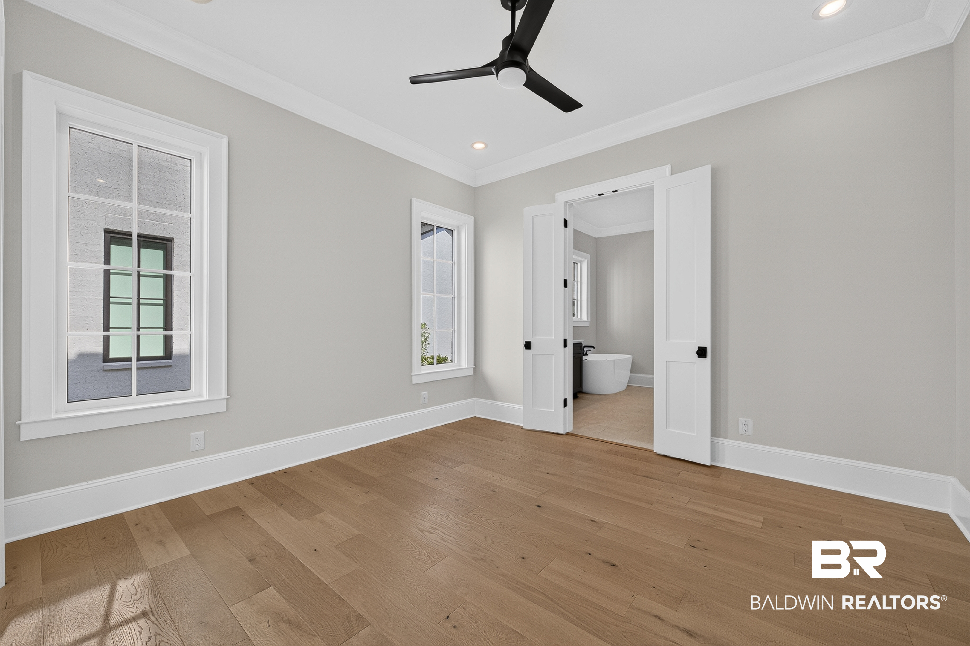 926 Inlet Circle