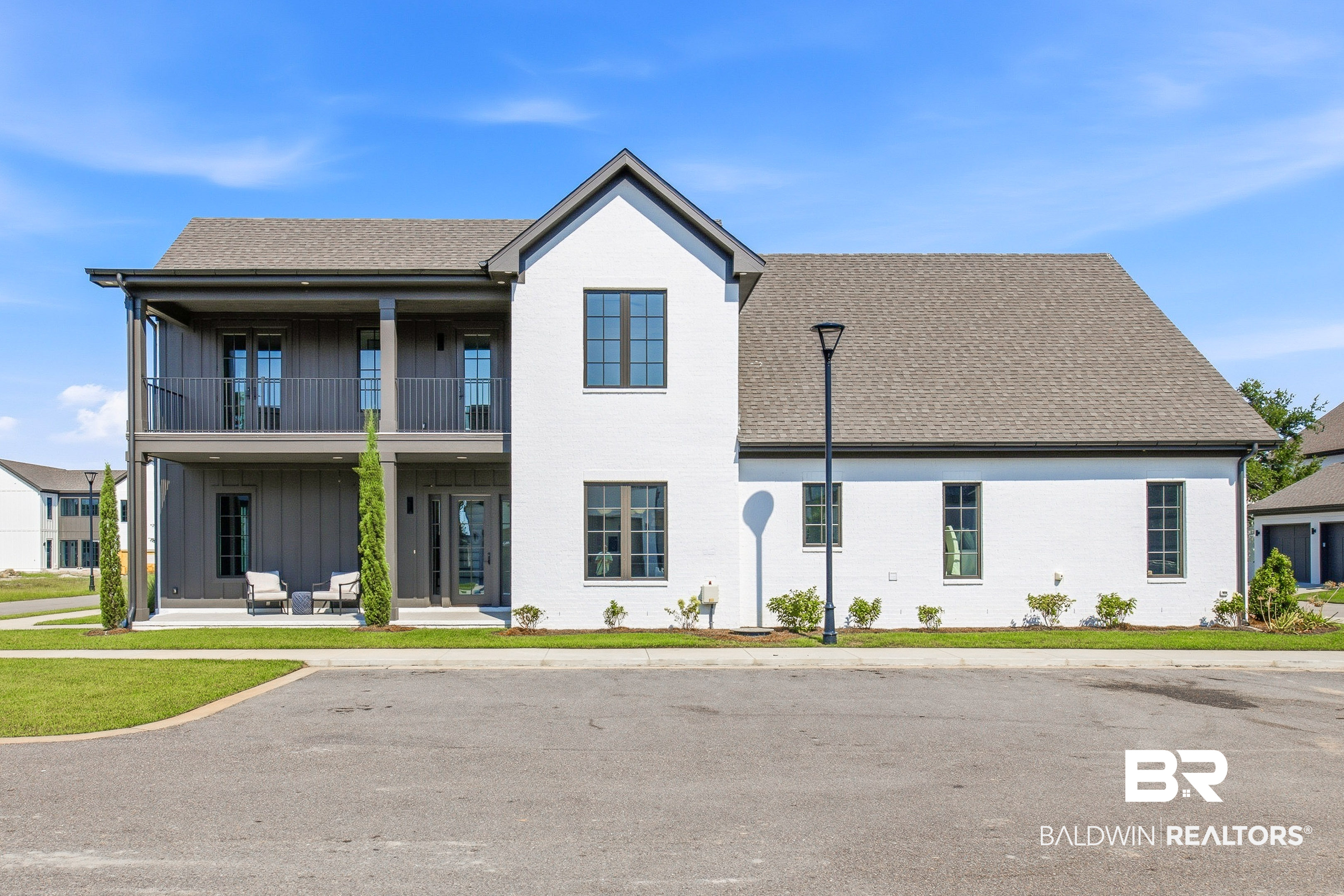 926 Inlet Circle