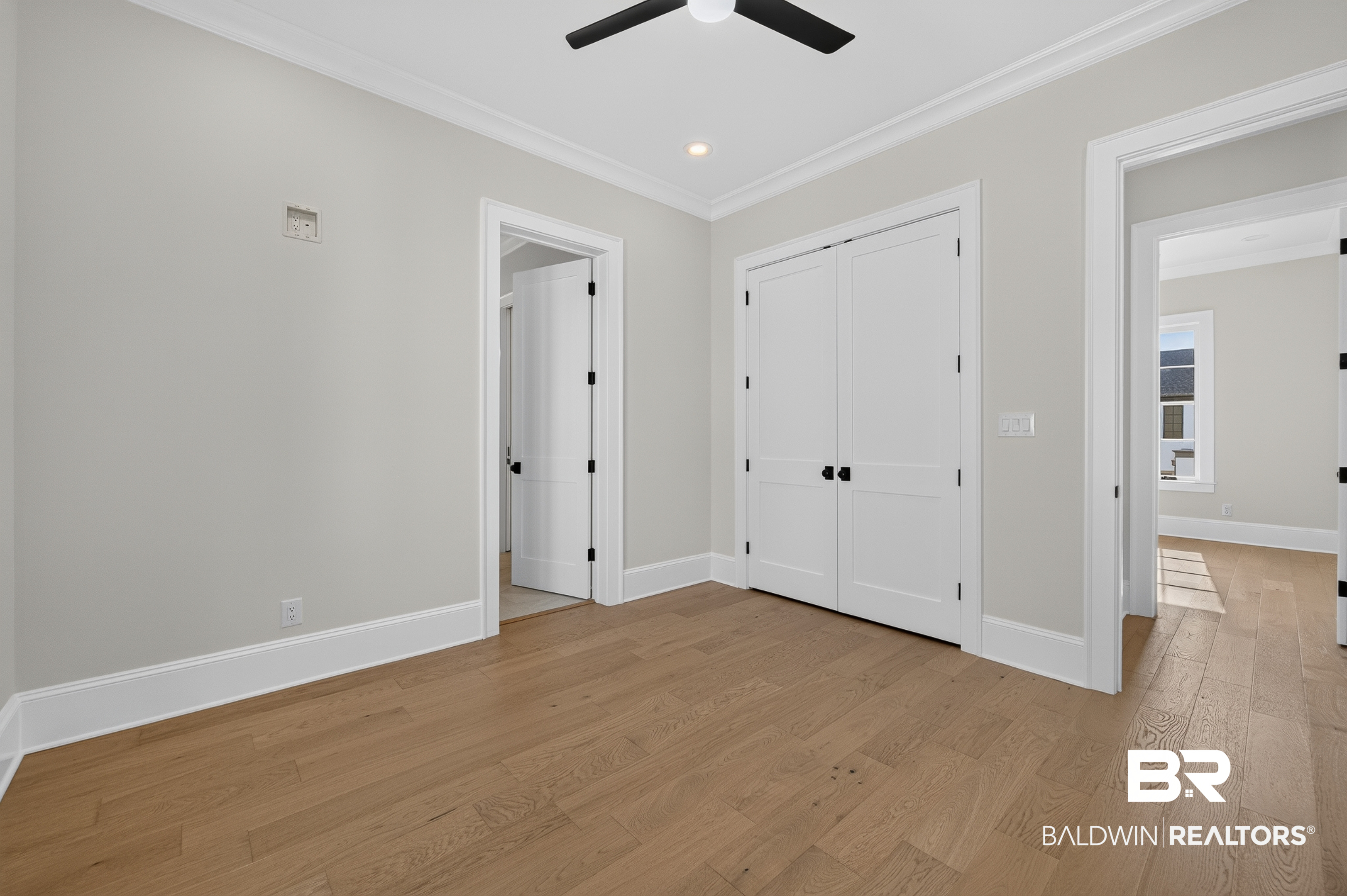 926 Inlet Circle