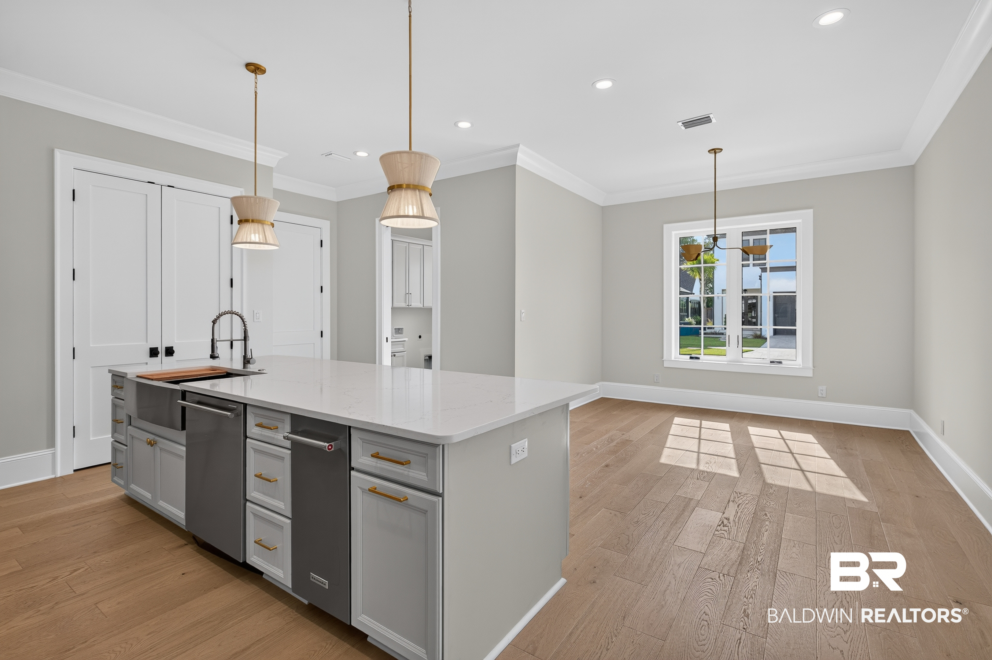 926 Inlet Circle