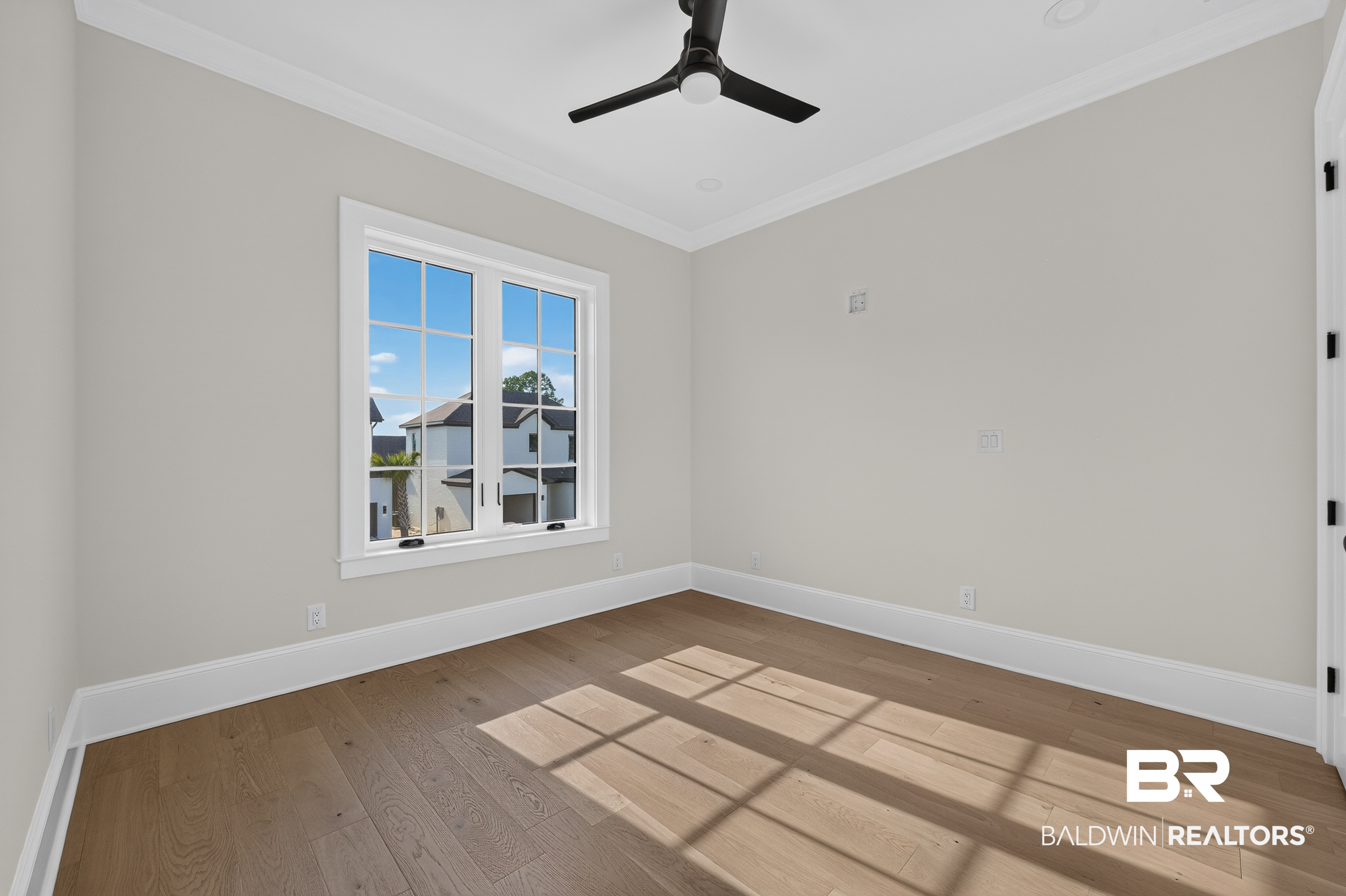 926 Inlet Circle