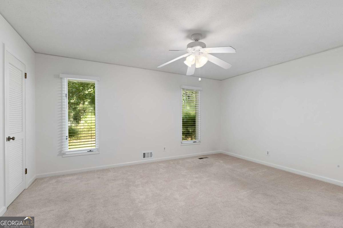 905 Hunterhill Drive