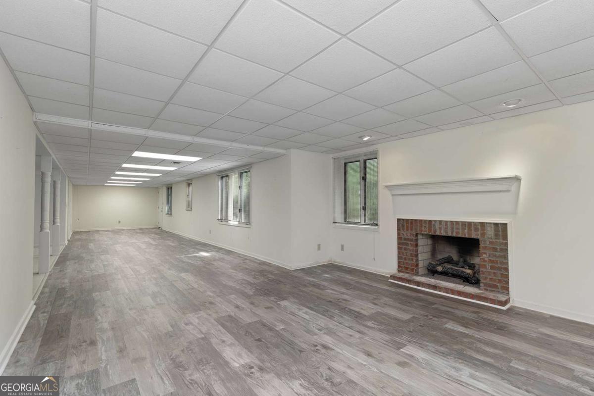 905 Hunterhill Drive