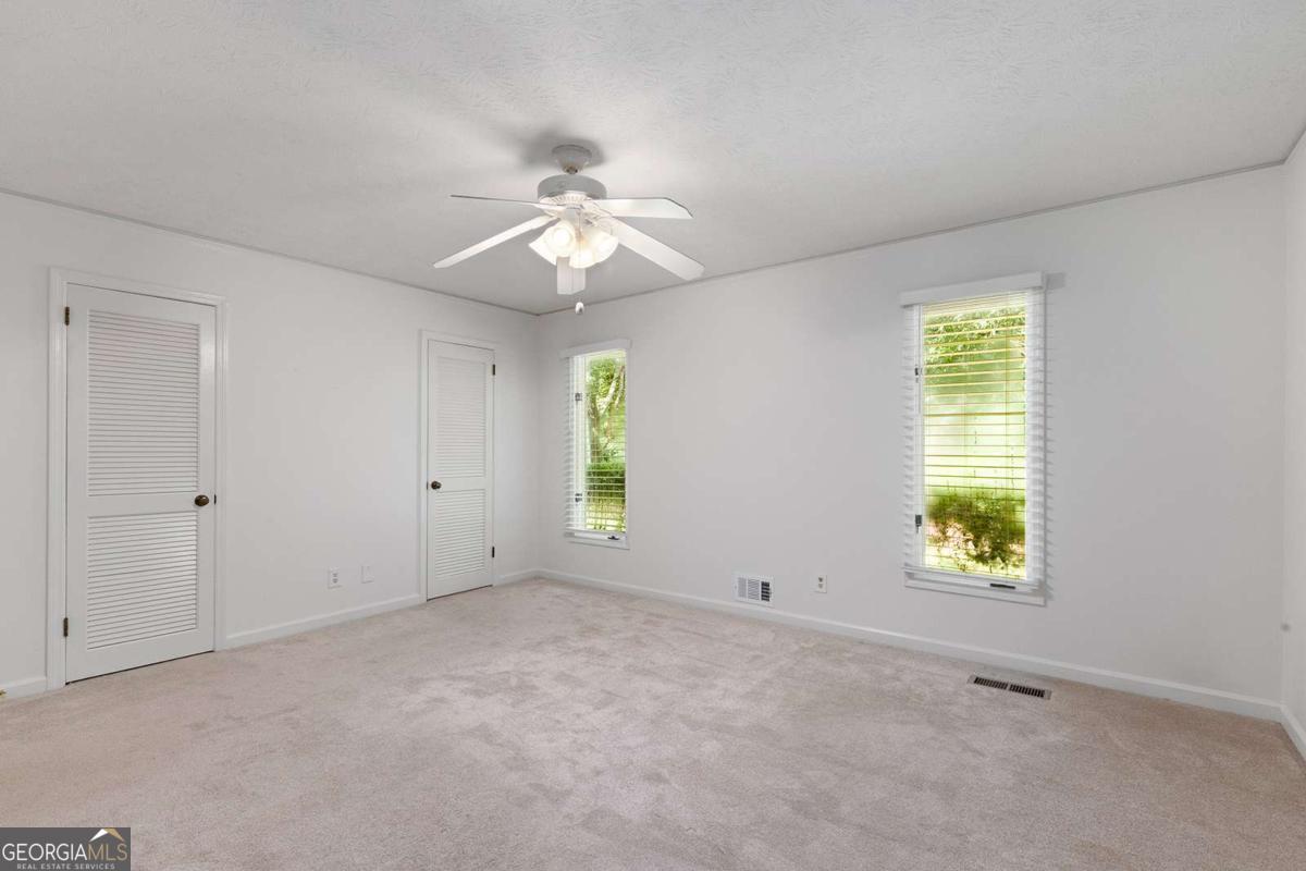 905 Hunterhill Drive