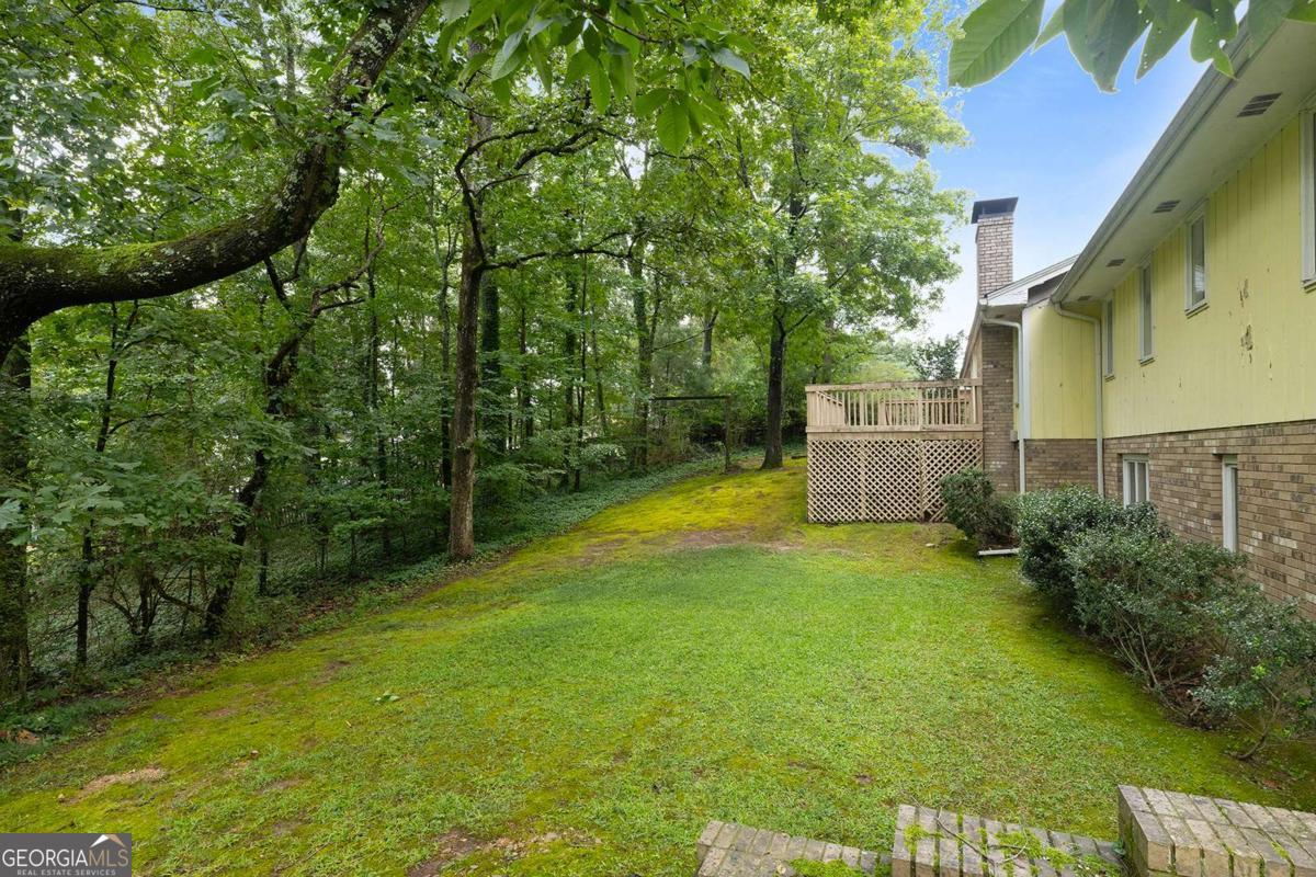 905 Hunterhill Drive