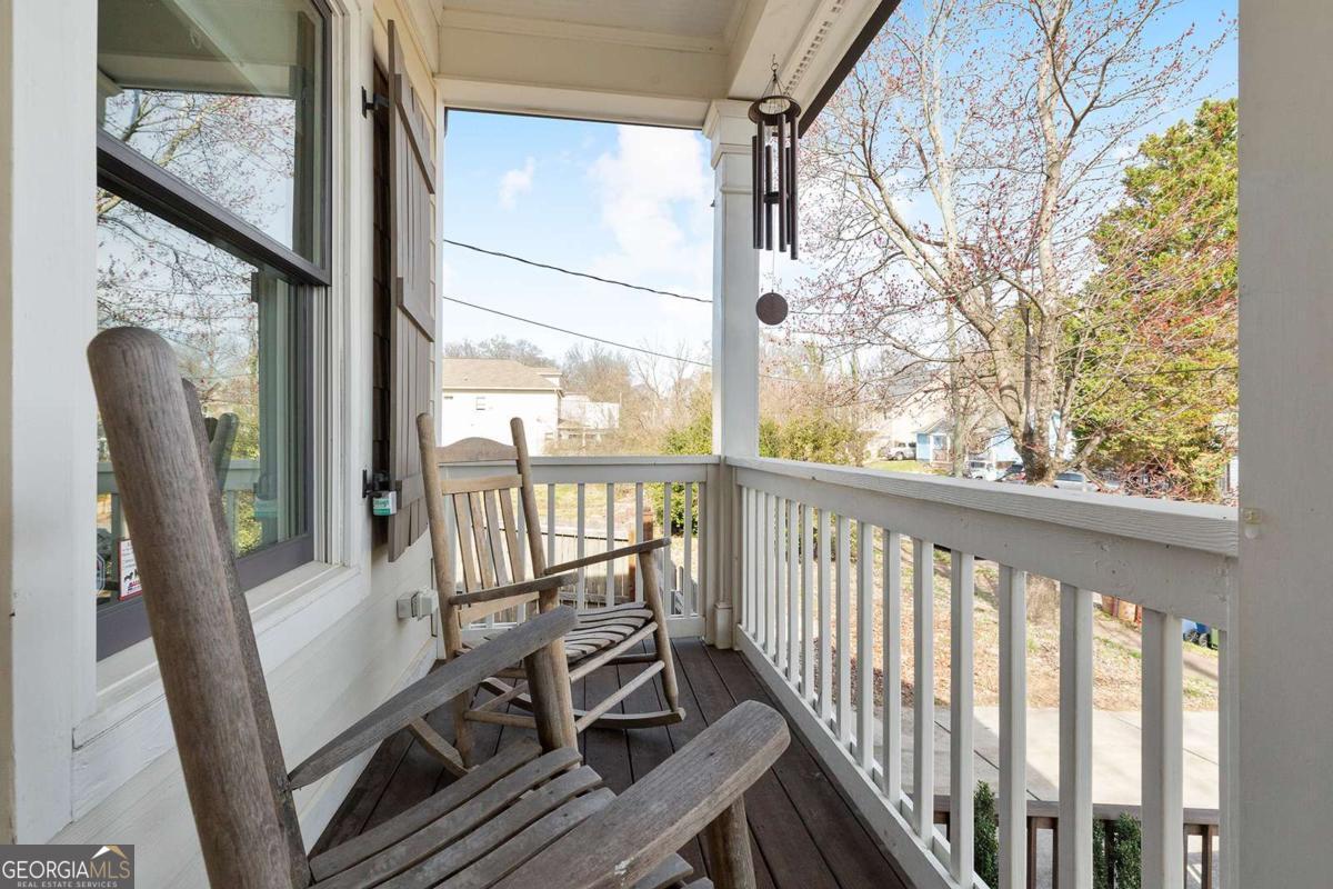 112 Wesley Avenue NE