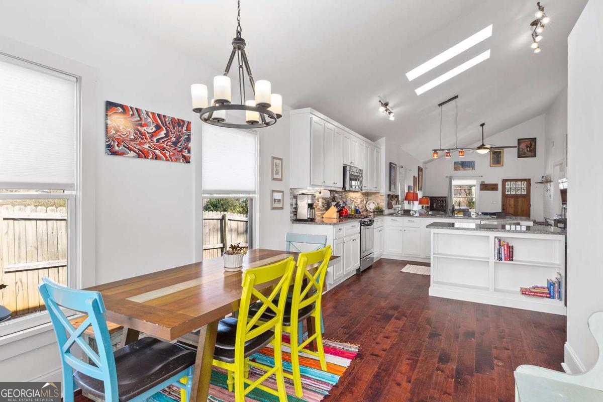 112 Wesley Avenue NE