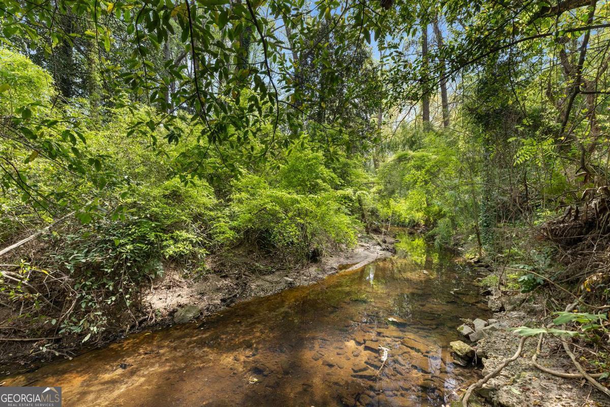 747 Lullwater Road NE