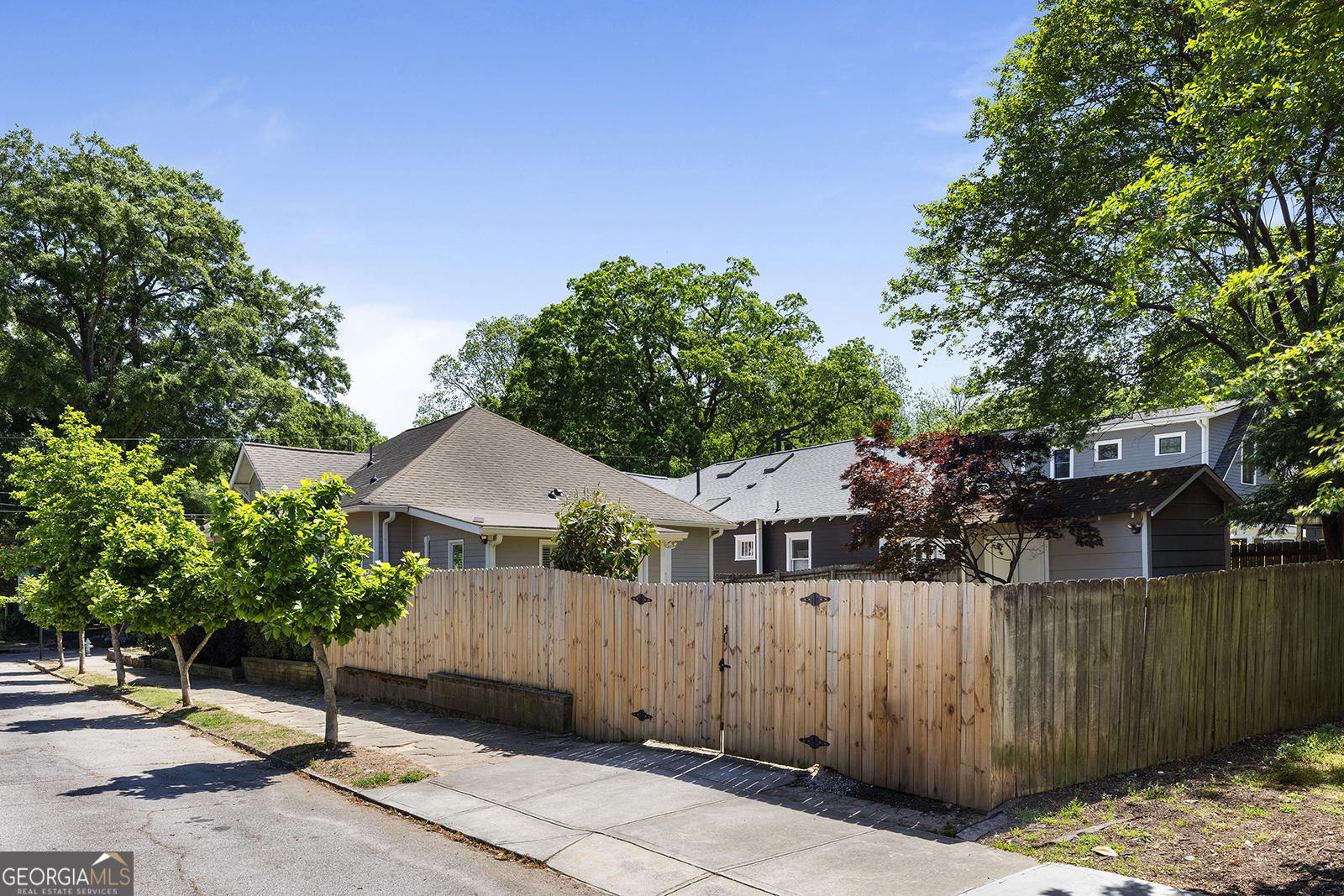 320 FERGUSON Street NE