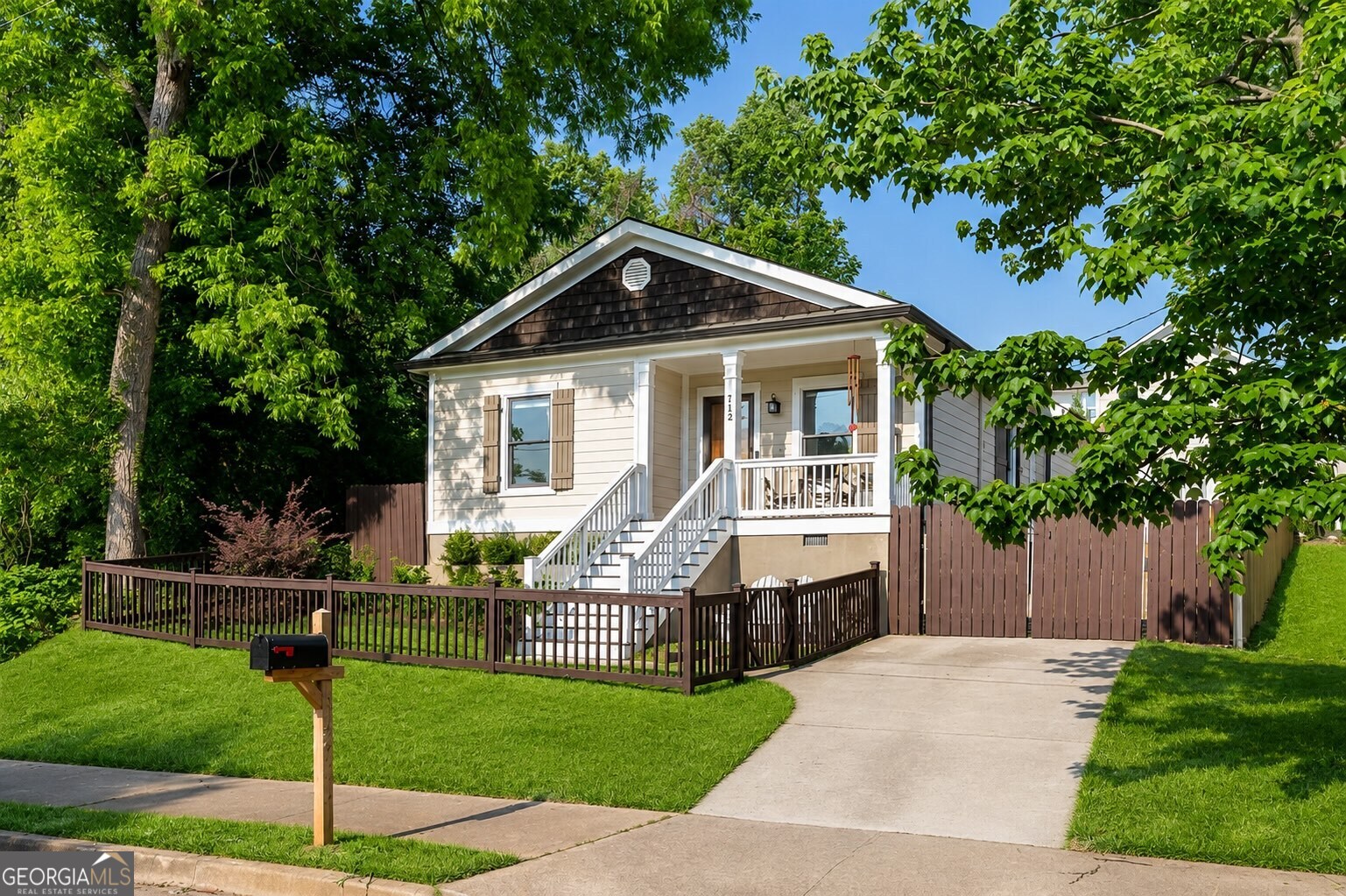 112 Wesley Avenue NE