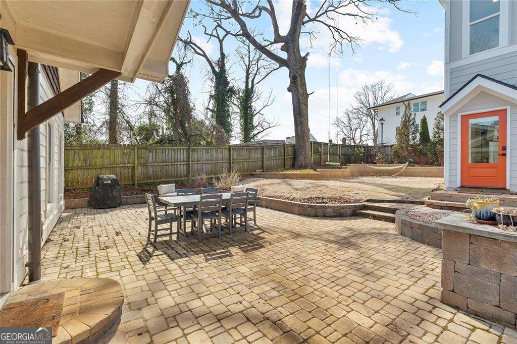 112 Wesley Avenue NE