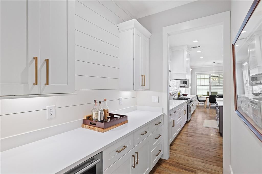 313 Sisson Avenue NE