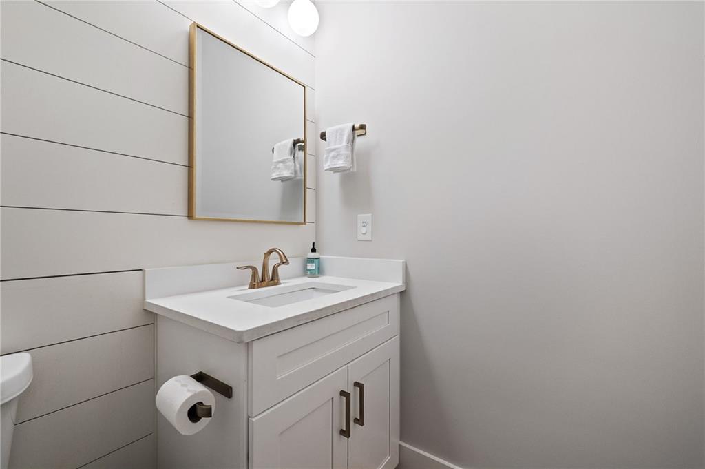 313 Sisson Avenue NE