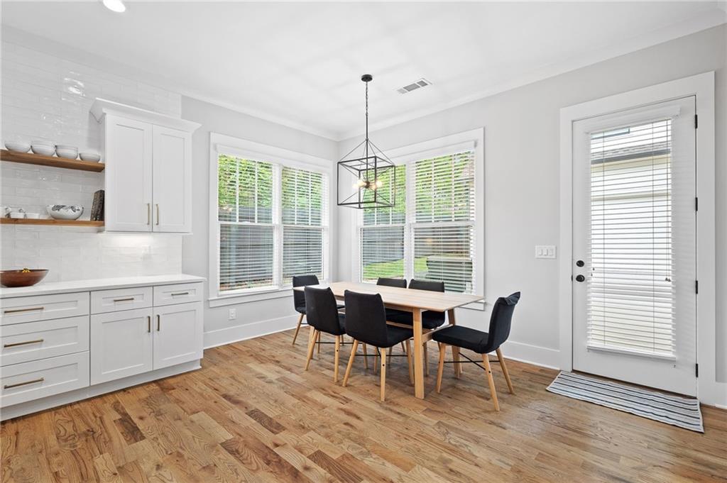 313 Sisson Avenue NE