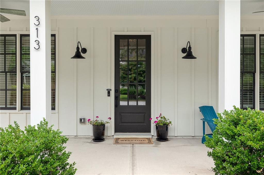 313 Sisson Avenue NE