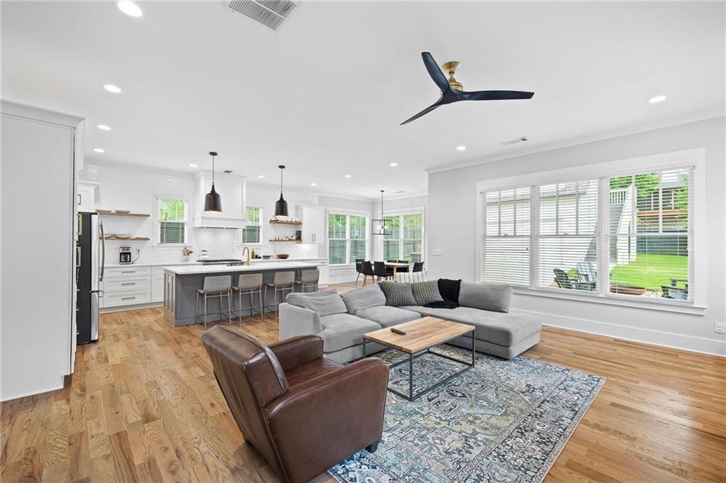 313 Sisson Avenue NE