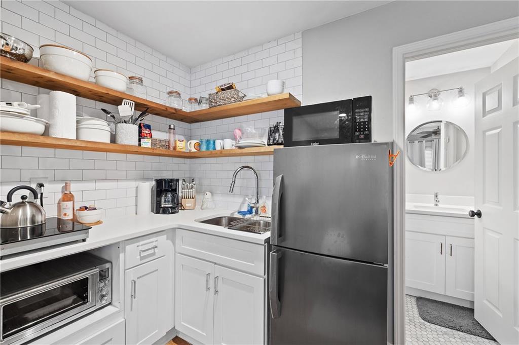 313 Sisson Avenue NE