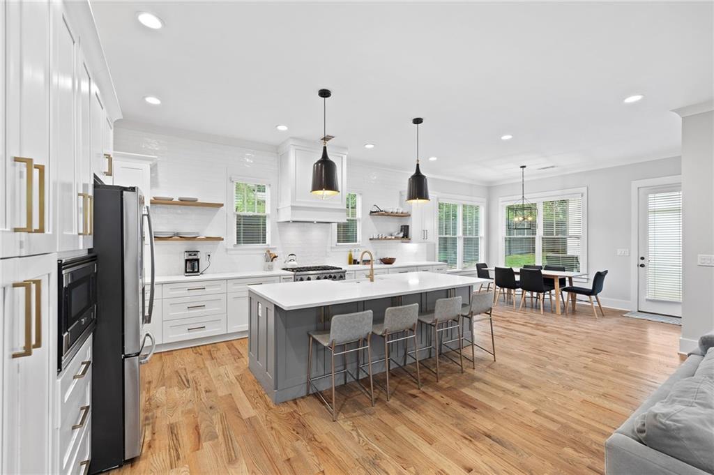 313 Sisson Avenue NE