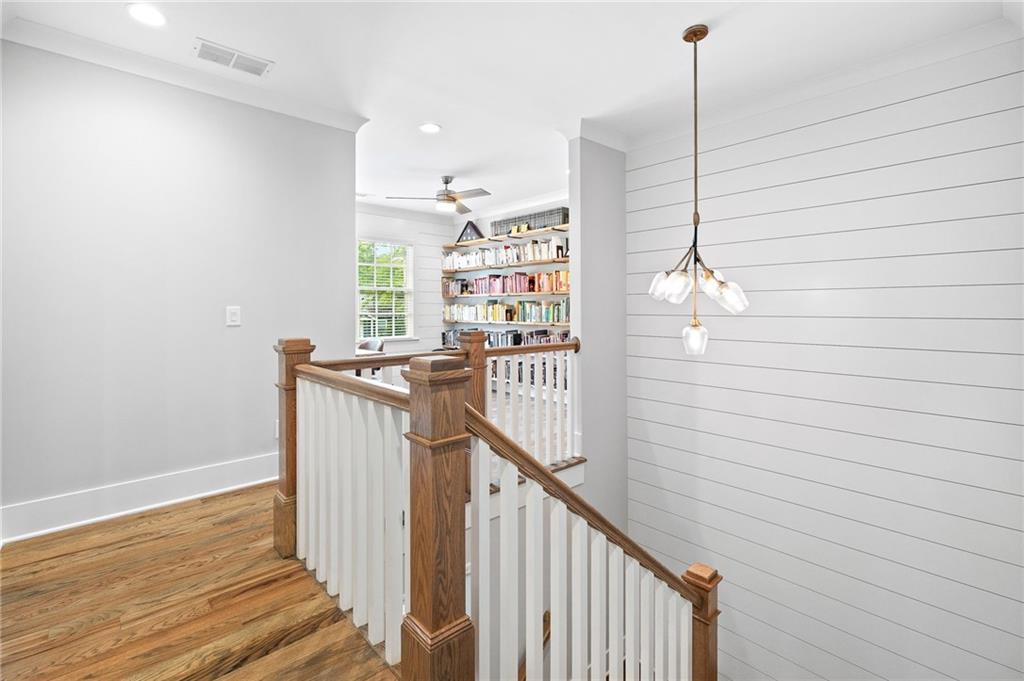 313 Sisson Avenue NE