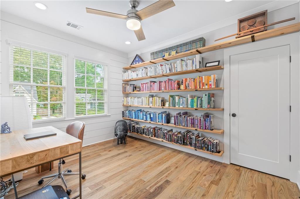 313 Sisson Avenue NE