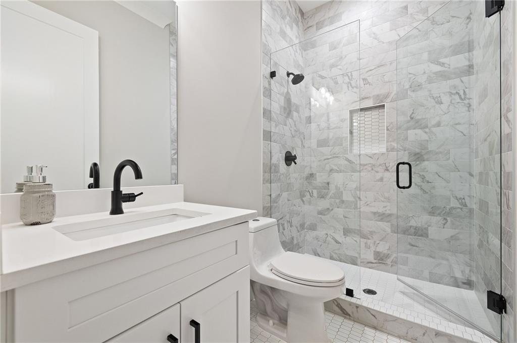 313 Sisson Avenue NE