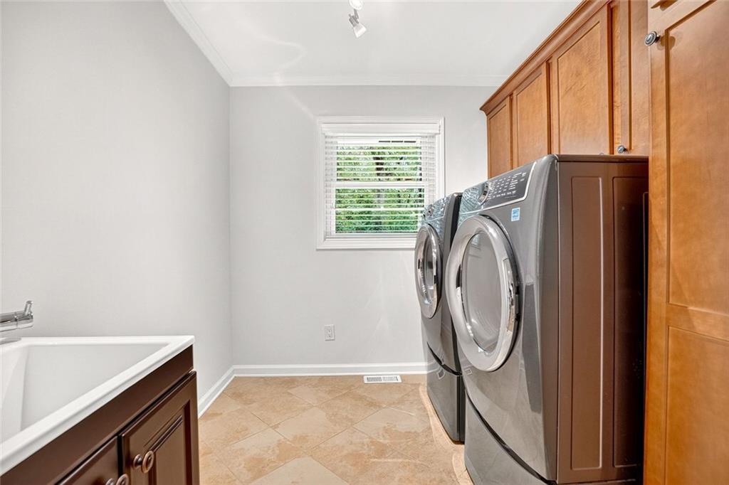 1684 Deerfield Circle