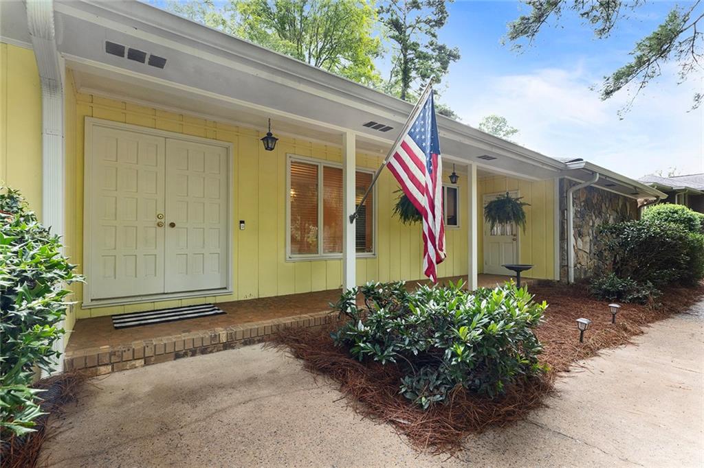 905 Hunterhill Drive