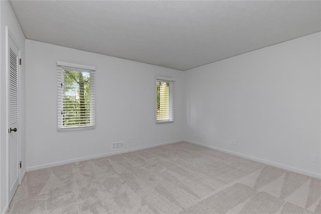 905 Hunterhill Drive