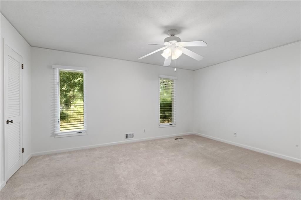 905 Hunterhill Drive