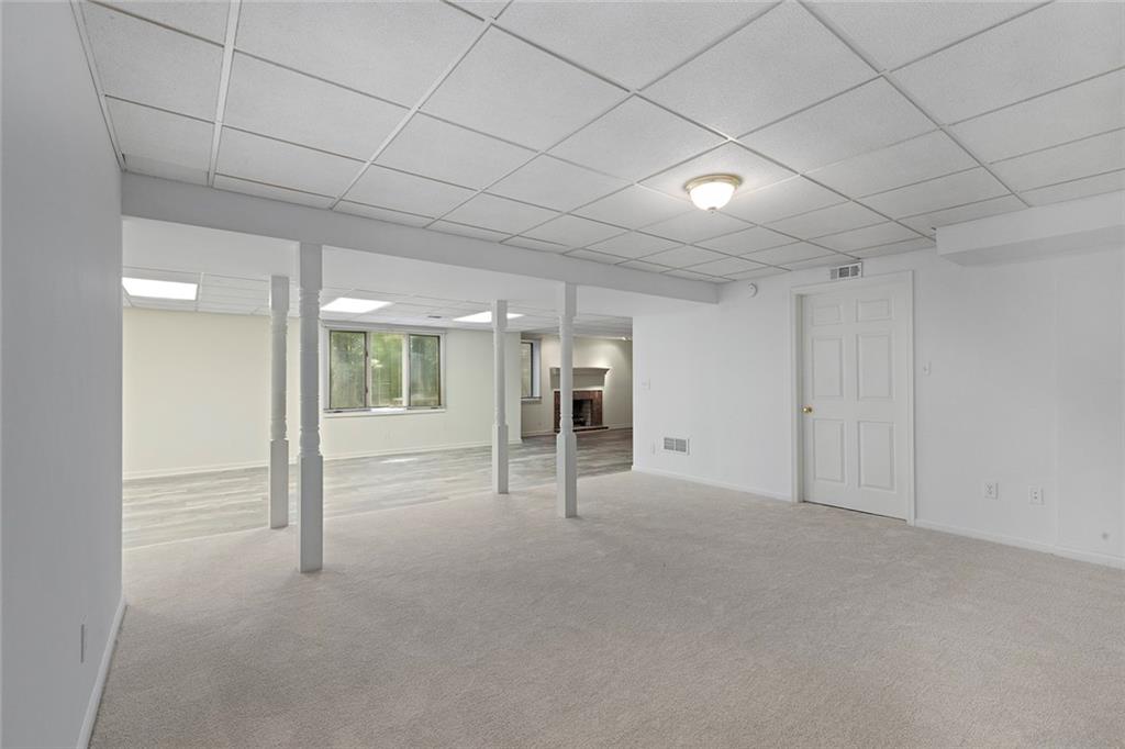 905 Hunterhill Drive