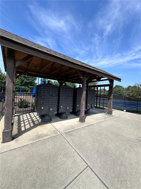 2166 DERBYSHIRE Drive SW