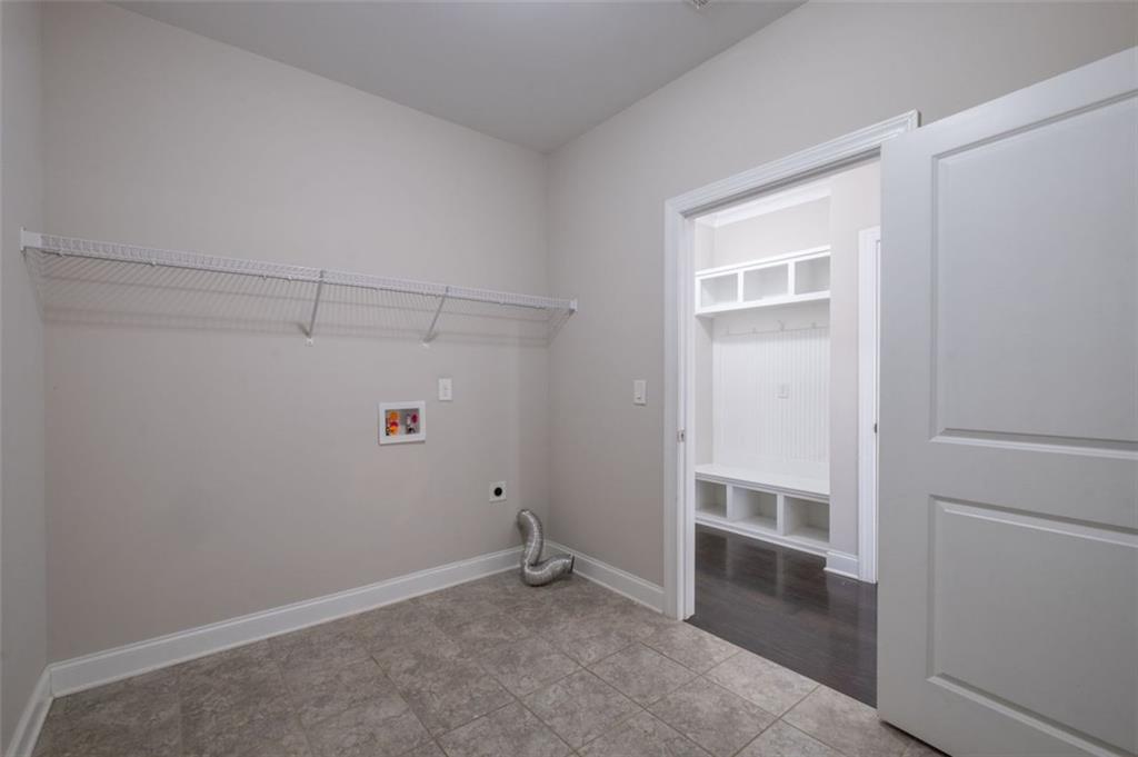 2166 DERBYSHIRE Drive SW