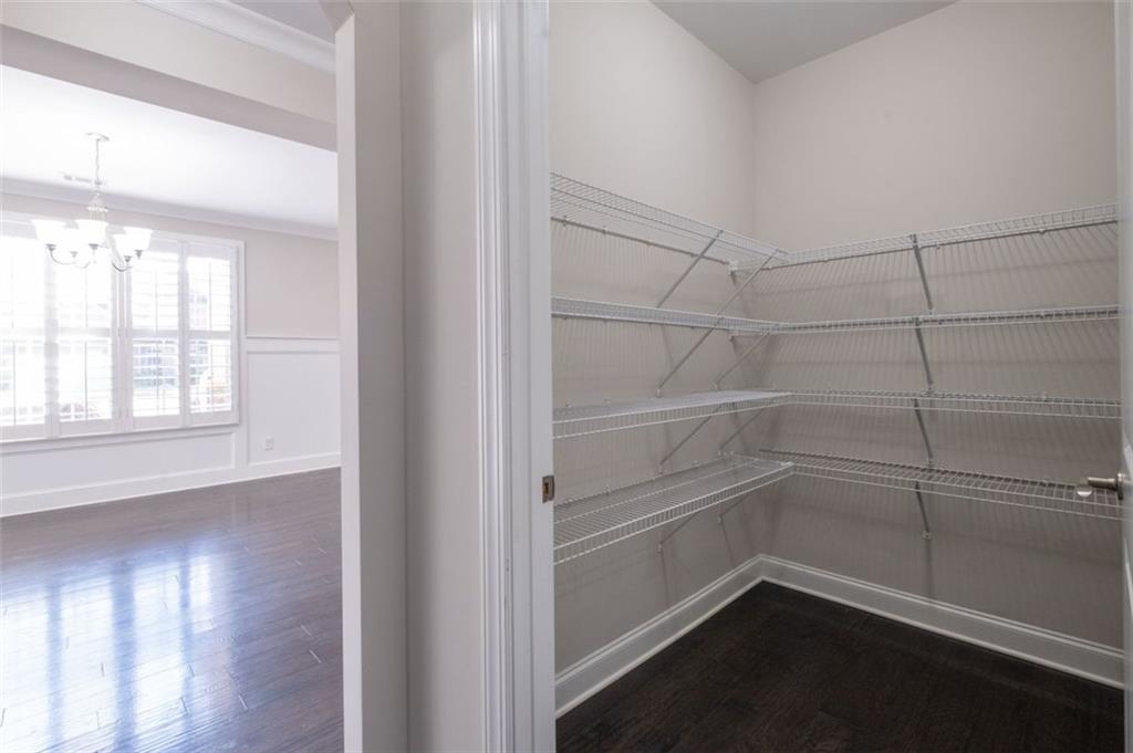 2166 DERBYSHIRE Drive SW